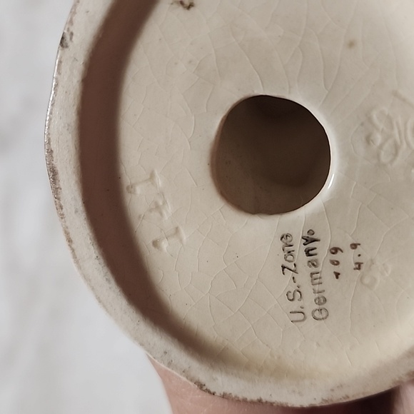 HUMMEL GOEBEL FIGURINE VINTAGE  APPLE TREE GIRL. - Picture 6 of 7